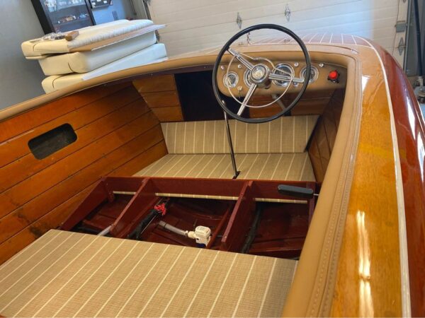 1956 CHRISCRAFT "CAPRI" - Image 17