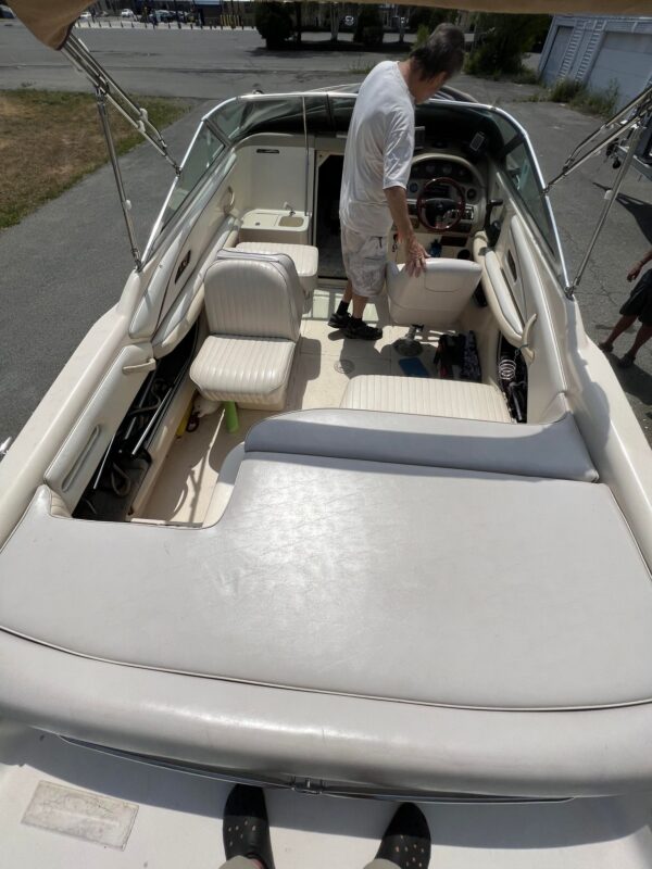 1995 SEA RAY 220 "SIGNATURE SELECT" CUDDY - Image 9