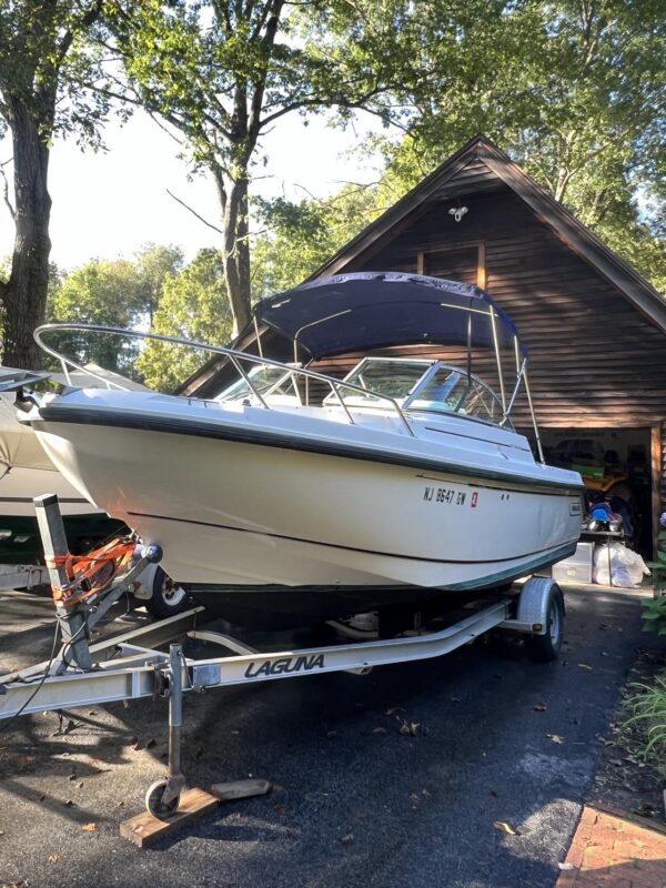 2004 BOSTON WHALER 210 VENTURA,HULL ONLY,,NO ENGINE,, NO TRAILER