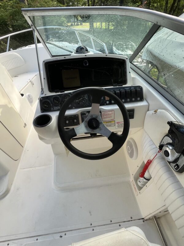 2004 BOSTON WHALER 210 VENTURA,HULL ONLY,,NO ENGINE,, NO TRAILER - Image 9