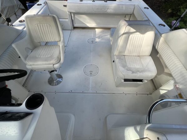 2004 BOSTON WHALER 210 VENTURA,HULL ONLY,,NO ENGINE,, NO TRAILER - Image 12