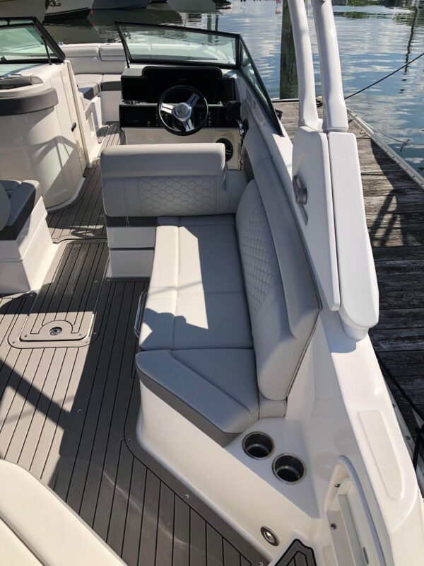 2022 SEA RAY 270 SDX - Image 9