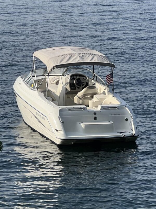 2004 STINRAY 240 LR BOWRIDER - Image 3