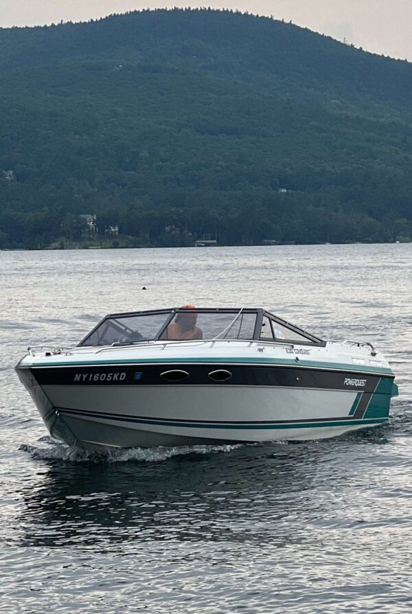 CLASSIC 23' POWERQUEST 230 CONQUEST W/ 2021 HI-PERFORMANCE ENGINE - Image 2