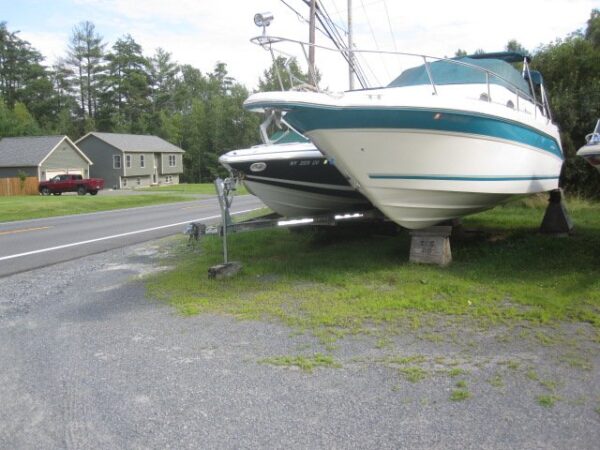 AMAZING DEAL ! SUPER CLEAN CLASSIC SEA RAY 270 SUNDANCER...FRESHWATER USE ONLY SINCE NEW !! - Image 2