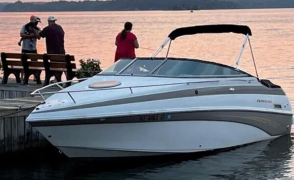 2006 CROWNLINE 235 CCR CUDDY - Image 18