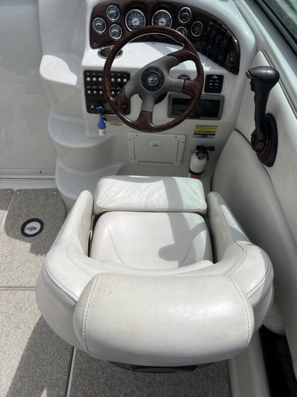 2006 CROWNLINE 235 CCR CUDDY - Image 10