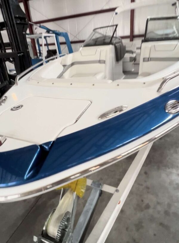 2016 FORMULA 270 BR,,GORGEOUS,,FRESHWATER USE ONLY - Image 3