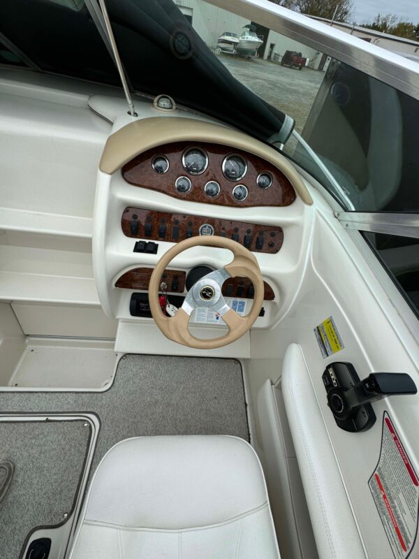 1999 SEA RAY "260 OVERNIGHTER" GORGEOUS CONDITION ! - Image 9