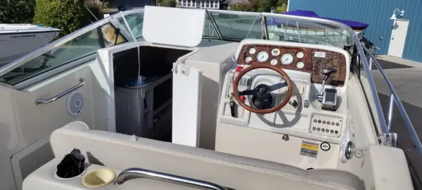 1997 CROWNLINE "250 CR" CABIN CRUISER, FRESHWATER BOAT, BIG MOTOR ! - Image 17