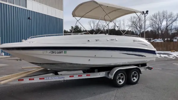 1999 LARSON "213 ESCAPE" DECK BOAT, 100% FRESHWATER USE