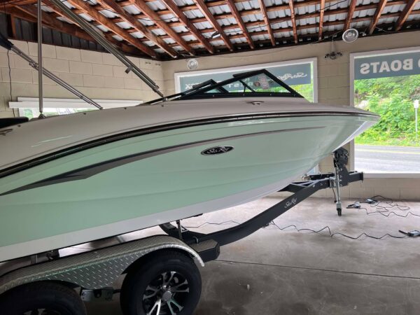2023 SEA RAY SPX 190 - Image 2