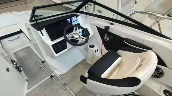 2023 SEA RAY SPX 190 - Image 3