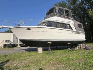 30' CARVER FLYBRIDGE CABIN CRUISER