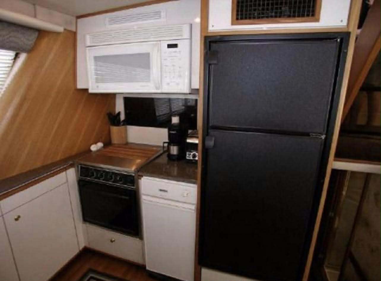2000 BAYLINER "4788 MOTORYACHT" HUGE PRICE DROP!! - Image 19